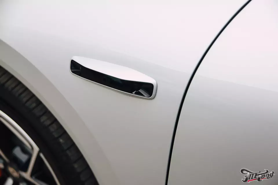 Забронировали Changan Qiyuan A06 прозрачным полиуретаном и защитили черный глянец экстерьера